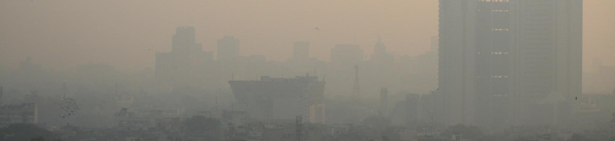 Image: thick smoke settles over New Delhi.